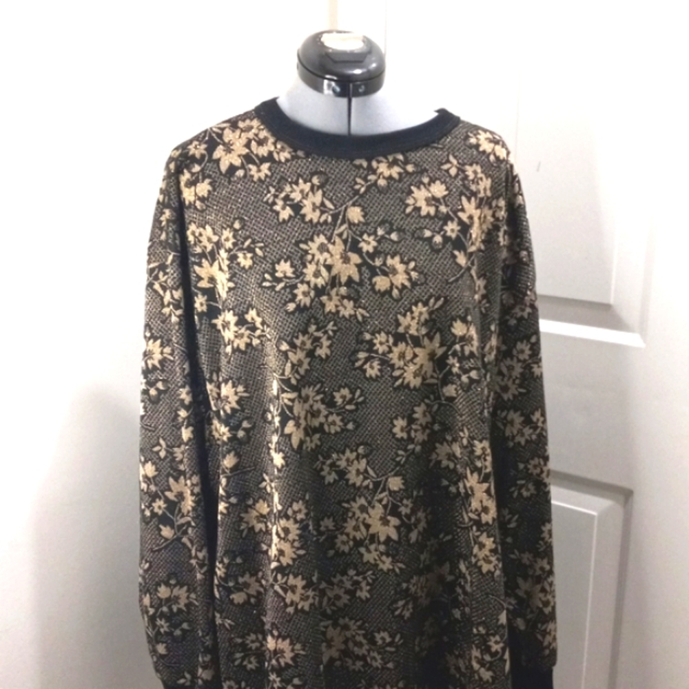 CST Studio Top Black/ Gold Matalic  Size 5X